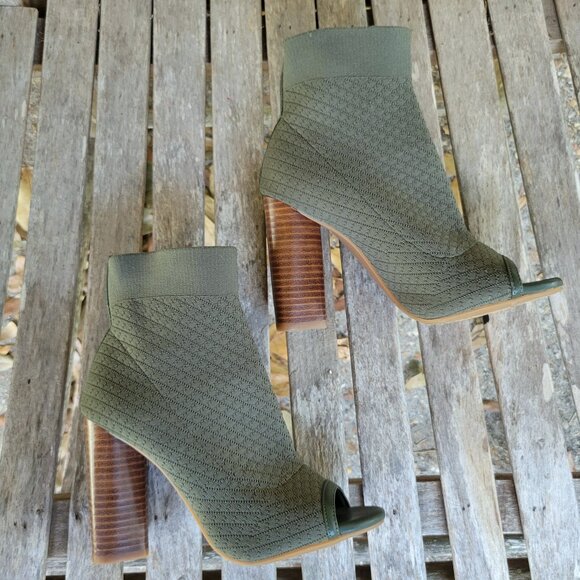 New GIANNI BINI Bergen Olive Green Stretch Peep Toe Sock Booties 5.5 - Picture 3 of 5